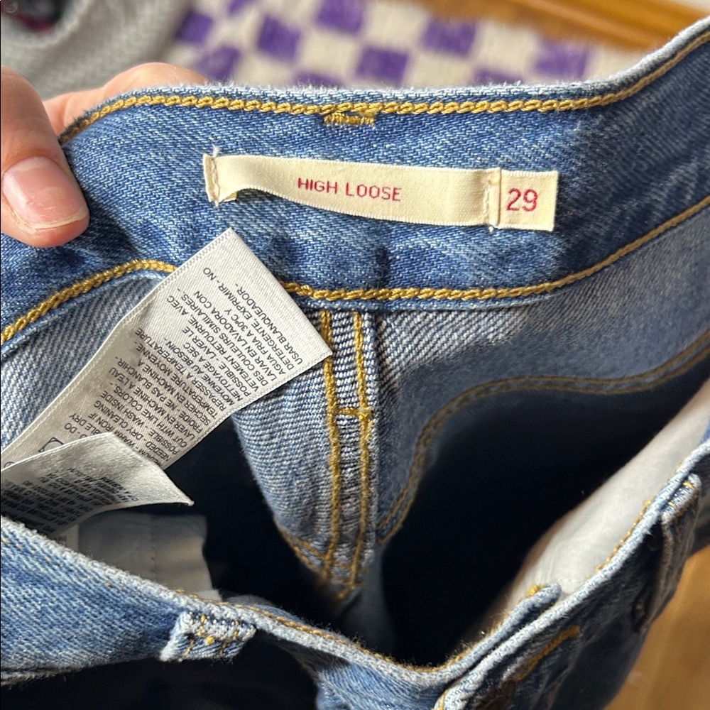 Levi’s High Loose Jeans - Picture 3 of 4
